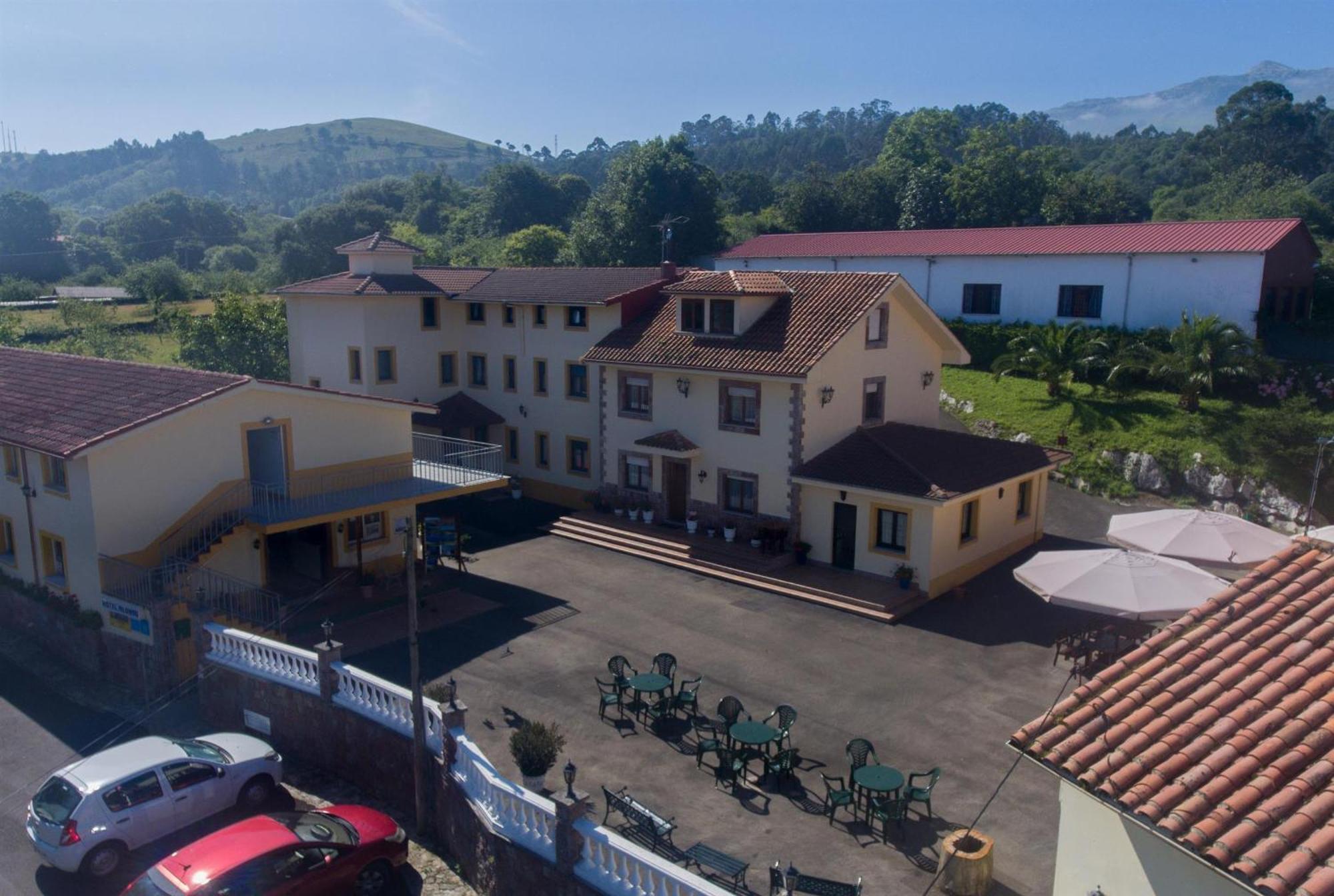 Hotel Alonso Llanes Extérieur photo