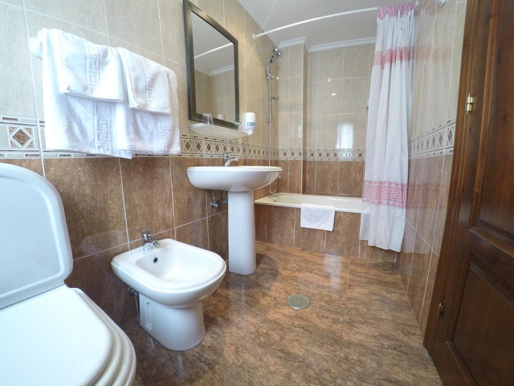 Hotel Alonso Llanes Extérieur photo